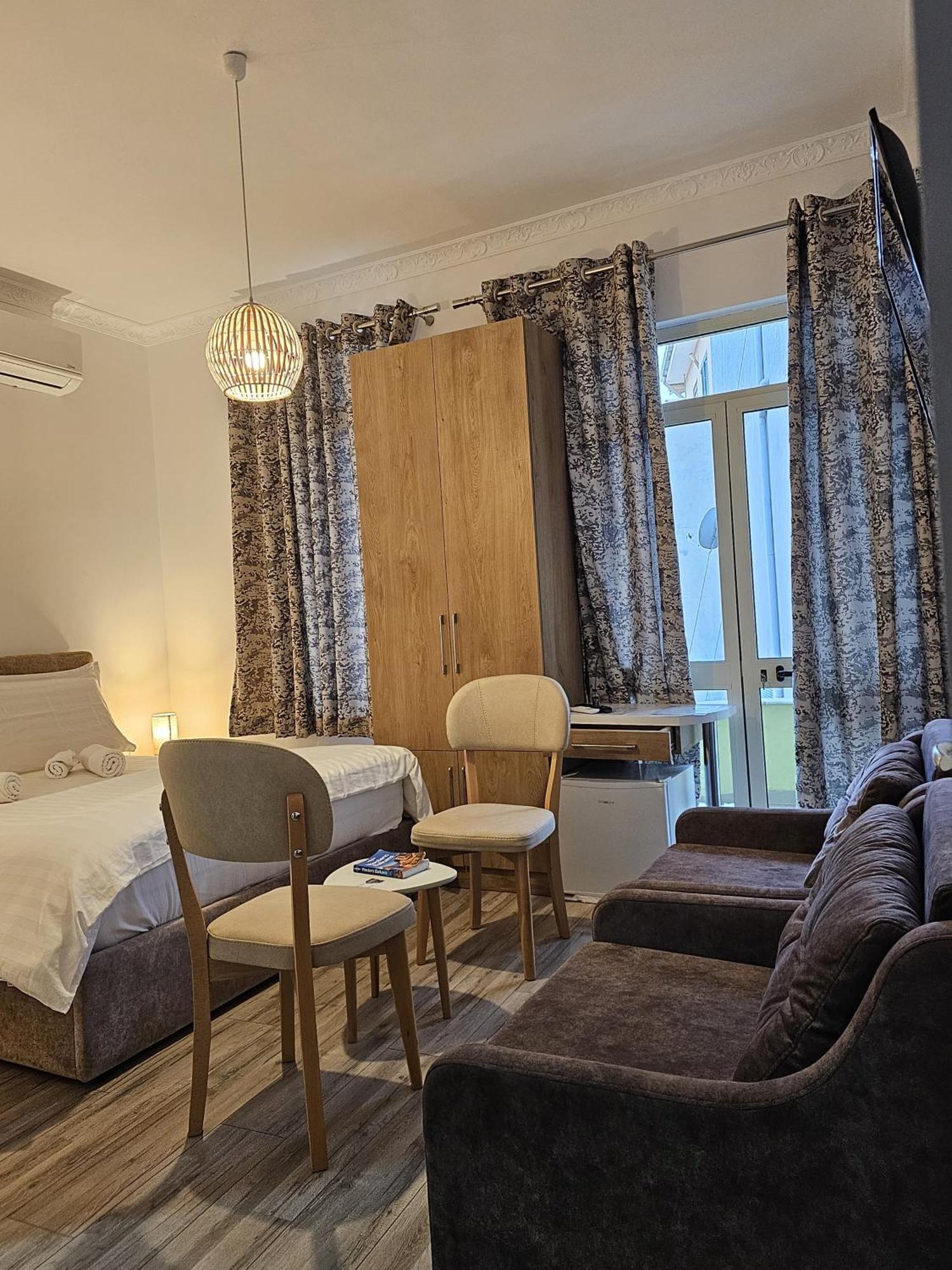 Vila Hk Krujë Exteriér fotografie